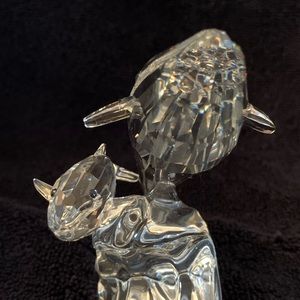 SWAROVSKI SCS Crystal Figurine
"Care for Me" Mother Whale with Baby
1992